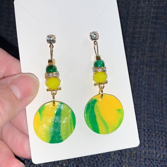 Oregon Duck 🦆 Themed Handcrafted Earrings - Picture 5 of 8